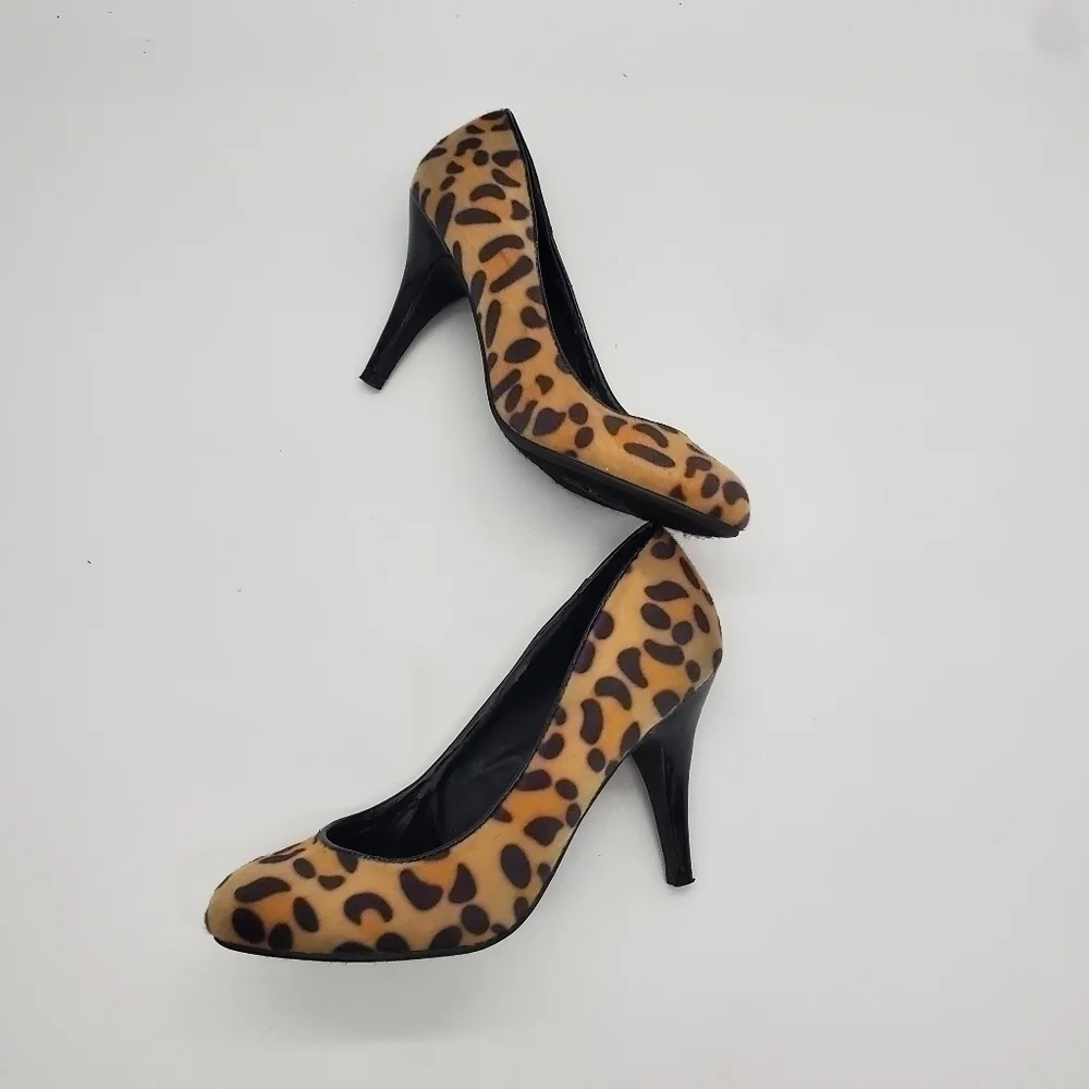 Fergalicious Utopia Leopard Print Faux Fur Pumps Women’s Size 7M Shoes